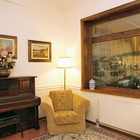 Hotel Coluccini Марина ди Пиетрасанта Екстериор снимка