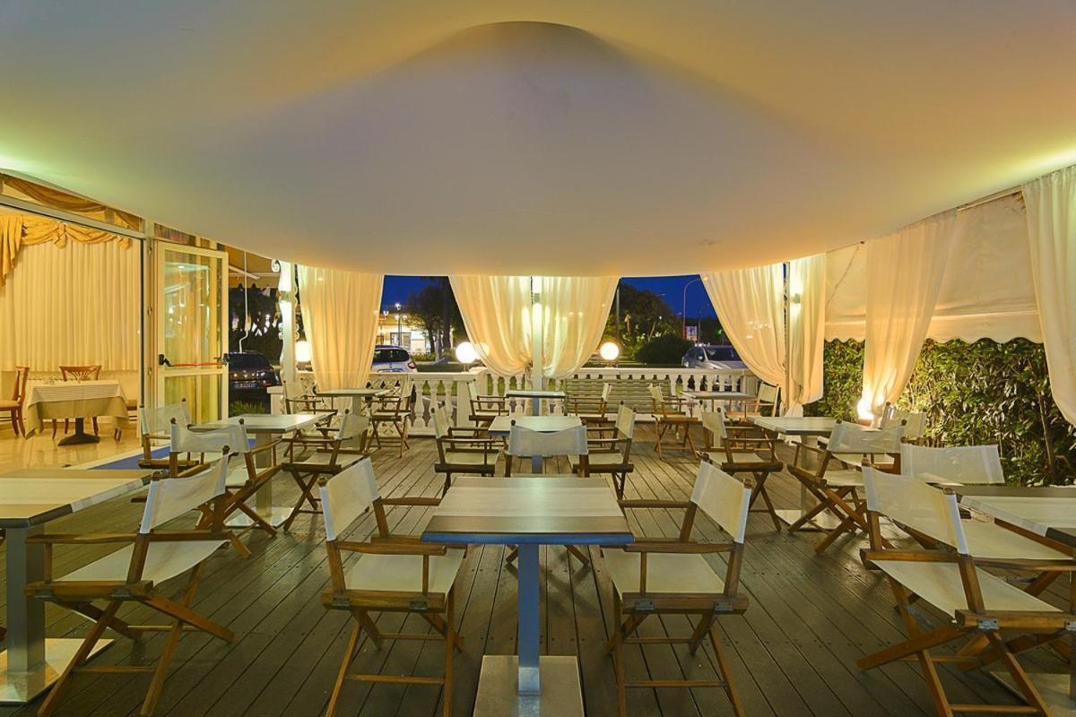 Hotel Coluccini Марина ди Пиетрасанта Екстериор снимка