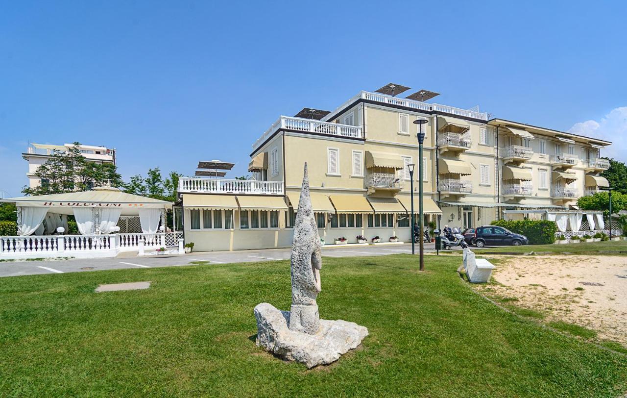 Hotel Coluccini Марина ди Пиетрасанта Екстериор снимка