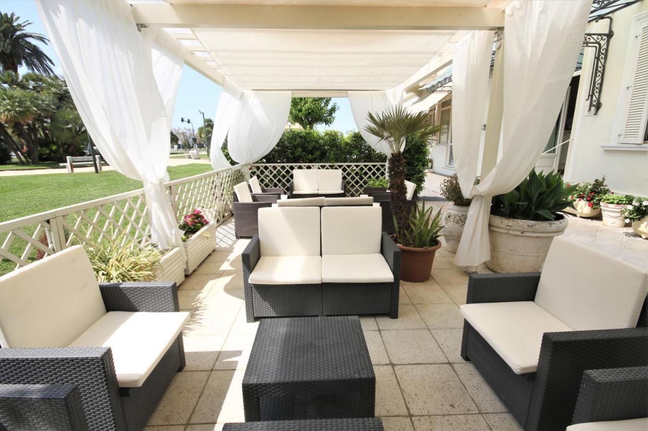 Hotel Coluccini Марина ди Пиетрасанта Екстериор снимка